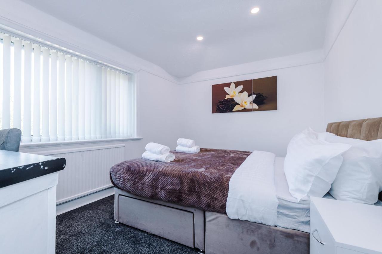 Nice Three Bedroom House In Manchester Exterior photo