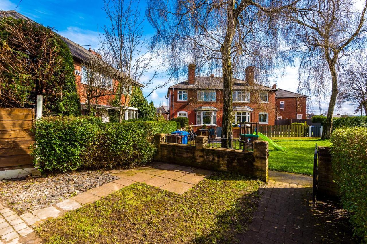 Nice Three Bedroom House In Manchester Exterior photo